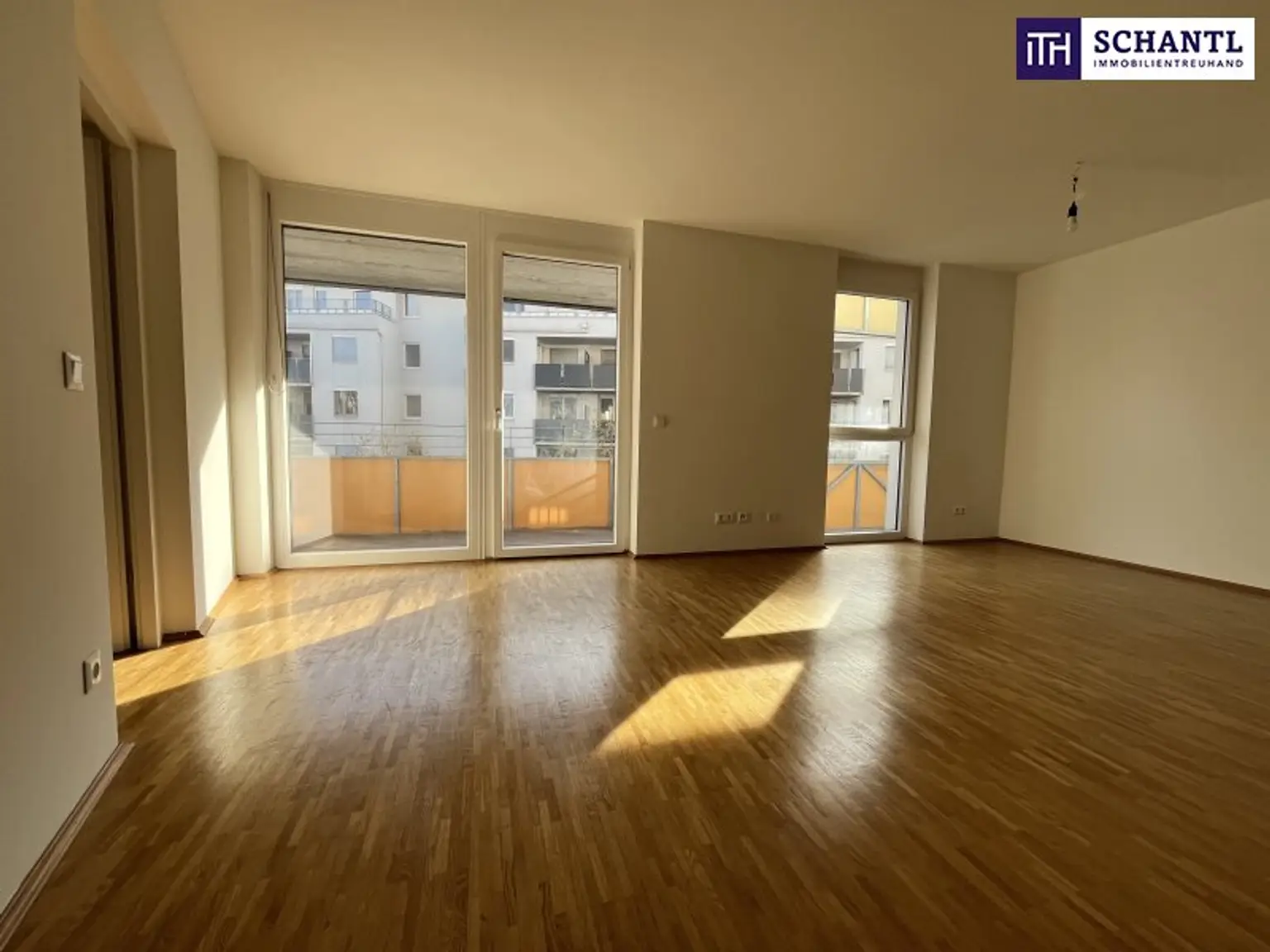 Schnuggelige Single-Wohnung mit Balkon und schöner Aussicht direkt zum Schlossberg - 8020 Graz