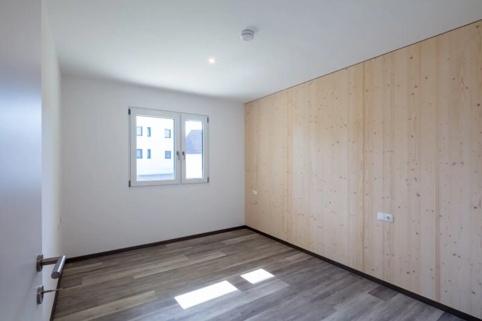 Neuwertige Gartenwohnung in Hagenberg mit 88 m²   II   Garten und Loggia mit gesamt 86 m²   II   große Einbauküche