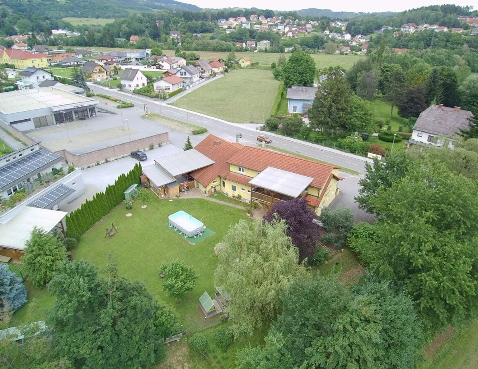 Bärnbach! Gewerbeobjekt, Restaurant-Cafe, Praxis, Tierarzt, Wohnung, Friseur, Solarium, SG-WA Baudichte 0,2-0,5