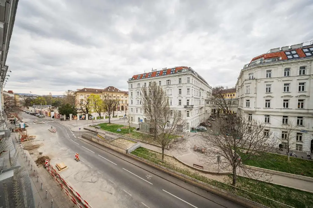 Vollmöblierte Luxus Altbauwohnung gegenüber Palais Liechtenstein