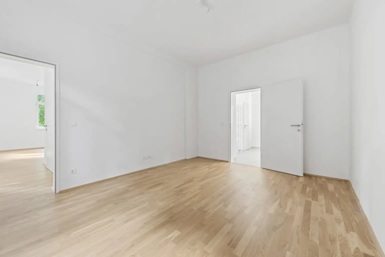 ***Großzügige 4-Zimmer-Wohnung mit 2 Balkonen in Top-Lage des 19. Bezirks – Nähe Kahlenberg***