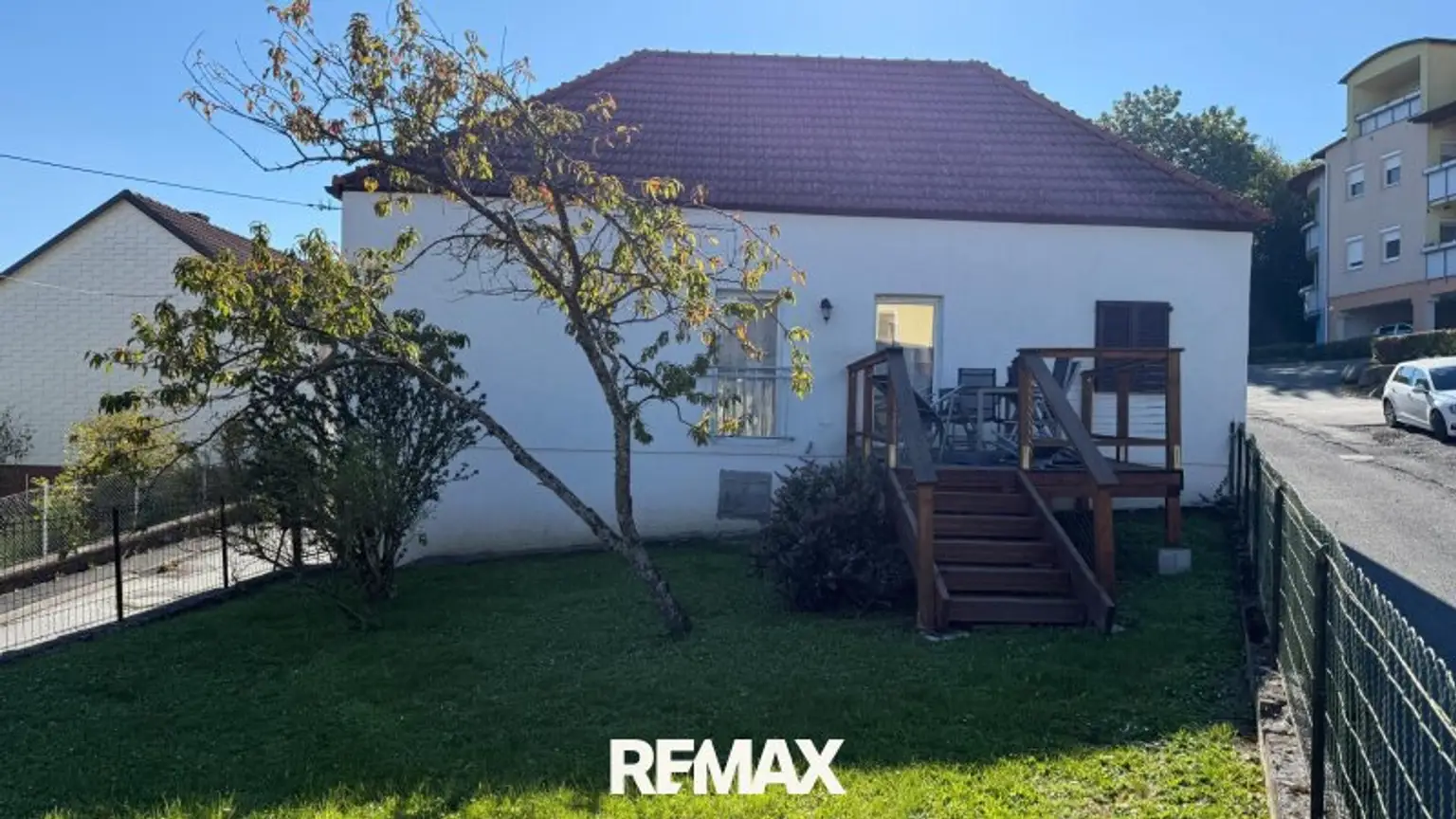 Terrasse mit Burgblick
