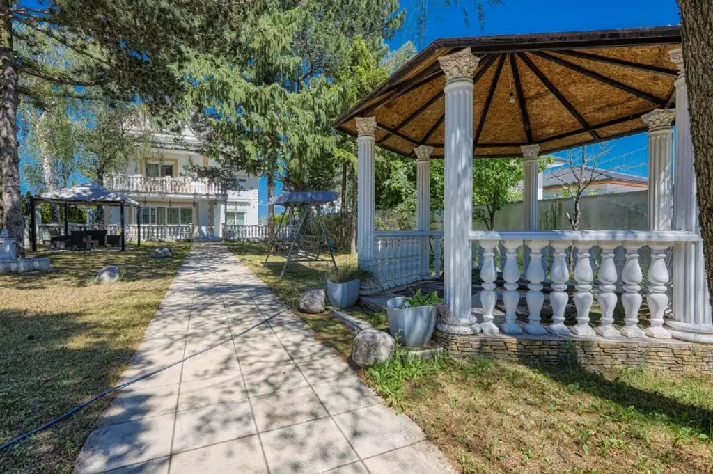 ++ EINE KLASSE FÜR SICH ++ Exklusive 9-Zimmer Villa mit Panoramablick über Wien