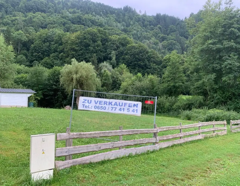 ebenes Baugrundstück 1159 m² - Alt Ossiach - ohne Bauverpflichtung - Mit weißer Gartenhütte : )