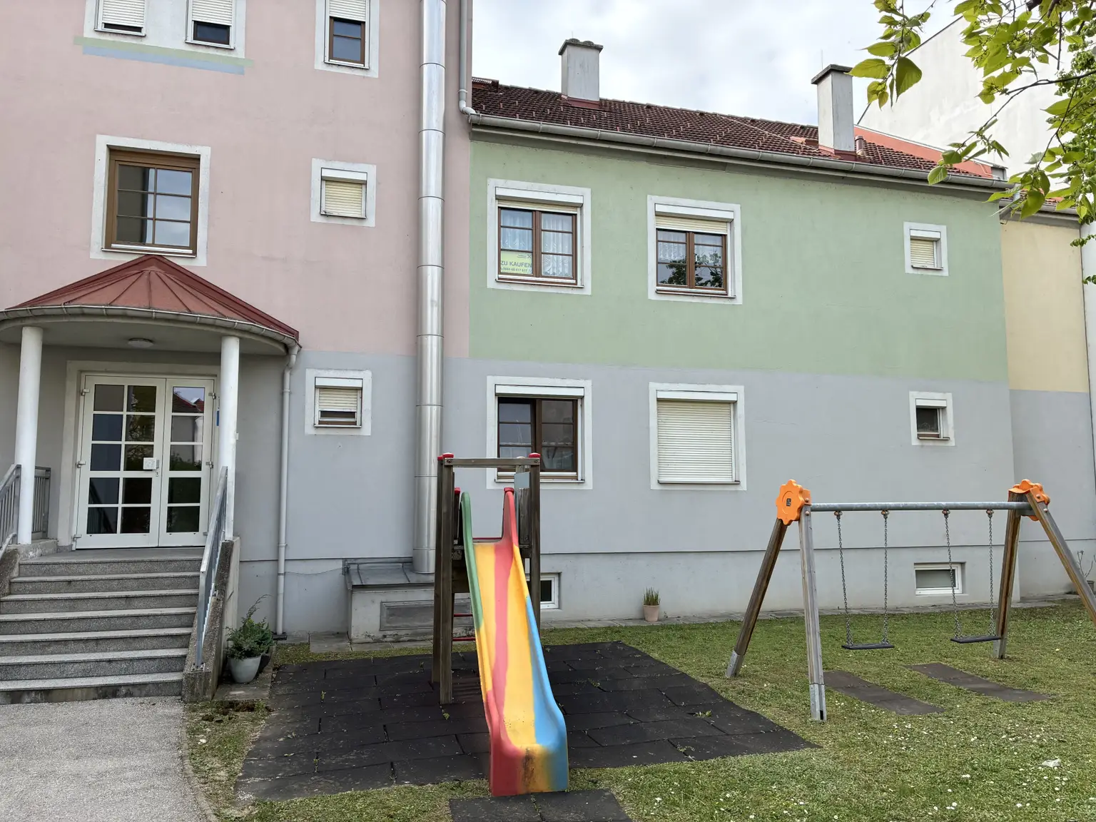 Eingang zum Stiegenhaus Innenhof