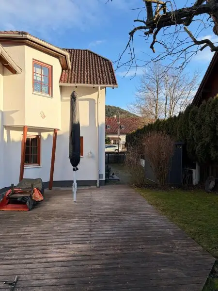 (!) Familienhit mit Charme - gut geschnittene Doppelhaushälfte mit Garten & Pool in Gaaden (!)