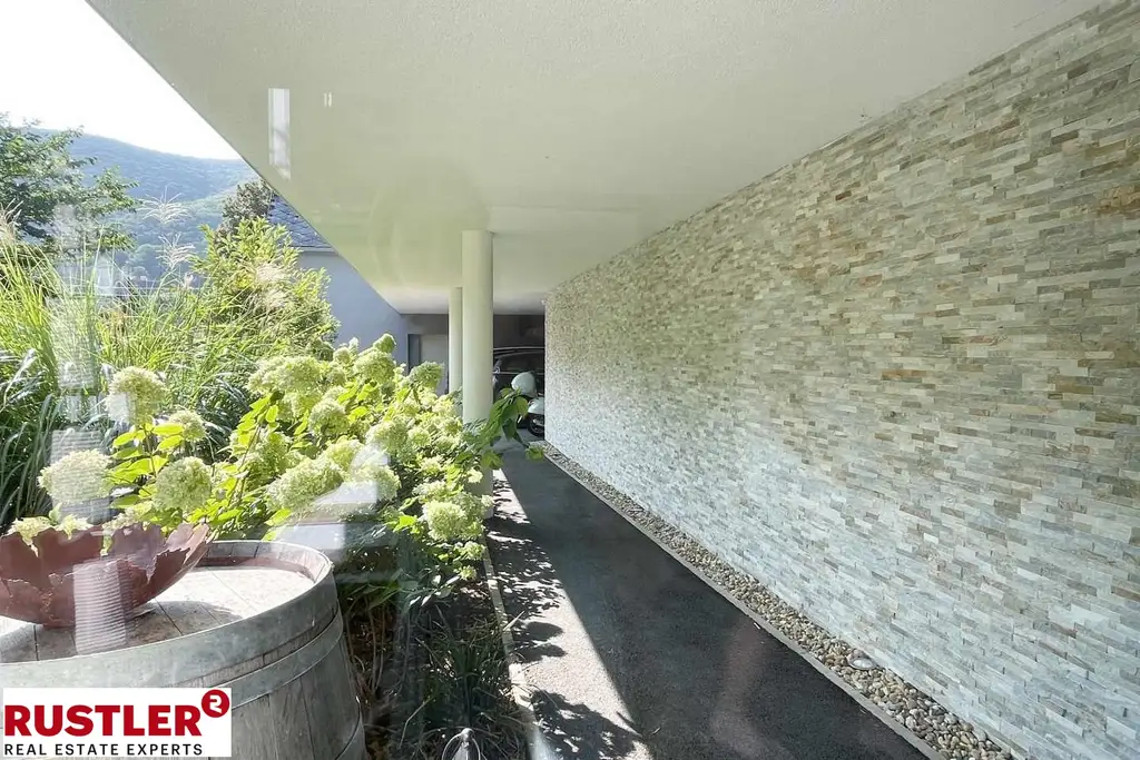 Einziehen & Aufatmen: Premium Villa mit Charm & Weitblick