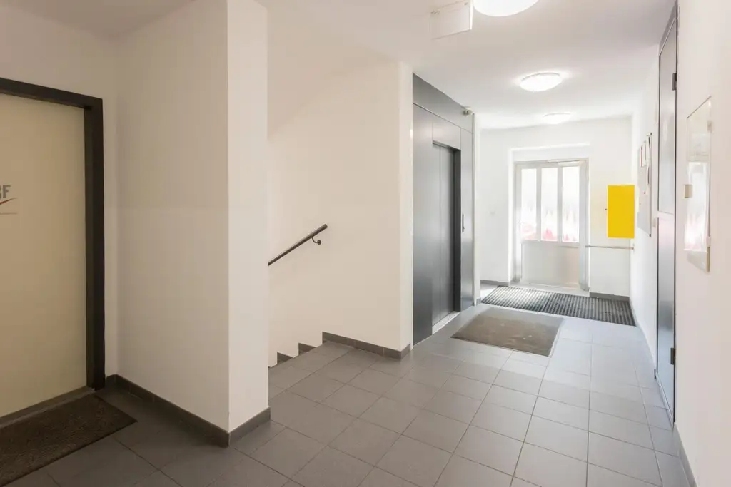 Vielfältig nutzbar: 2-Zimmer Erdgeschosswohnung oder Büro in bester Lage 22. Bezirk