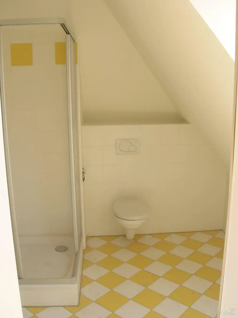 Sofortbezug: Dachgeschosswohnung im 2.OG ohne Lift-mit 2 Bädern und Galerie