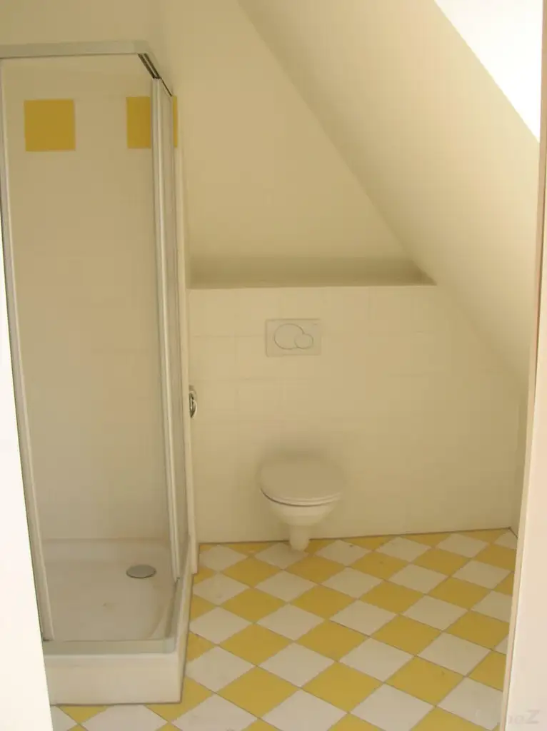 Sofortbezug: Dachgeschosswohnung im 2.OG ohne Lift-mit 2 Bädern und Galerie