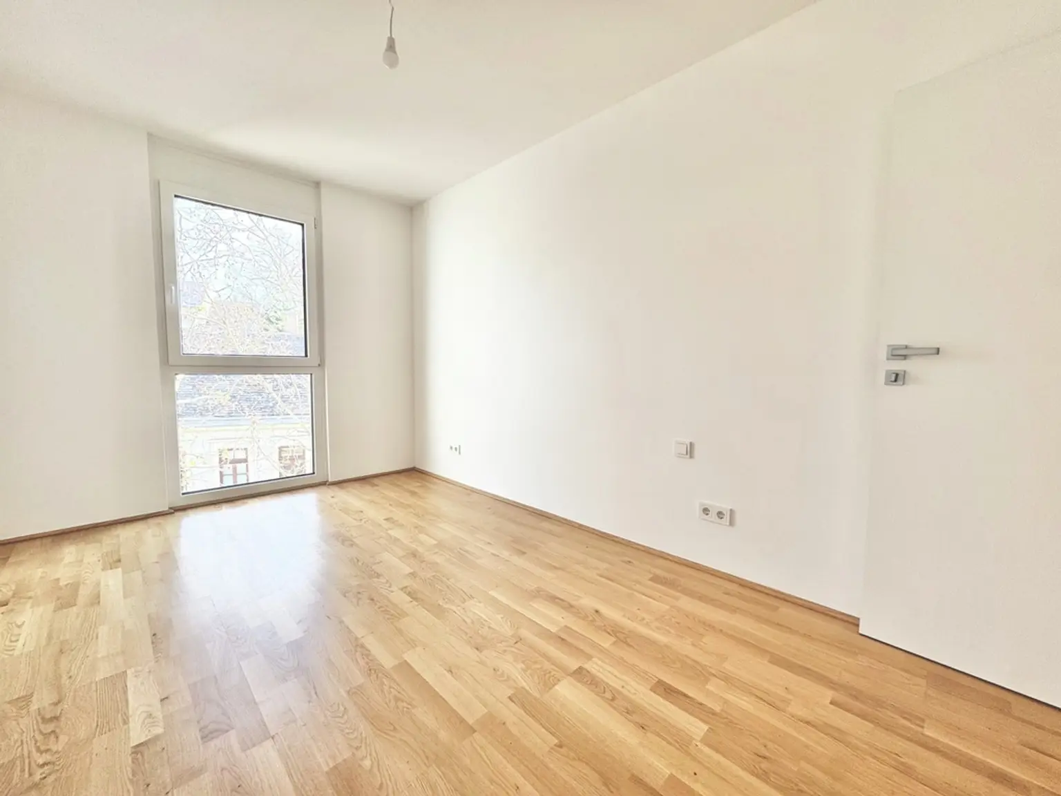 LOGGIATRAUM | OPTIMAL AUFGETEILTE, HELLE 2 ZIMMER | GARAGENPLATZ INKLUSIVE | TOPLAGE IN HOLLABRUNN