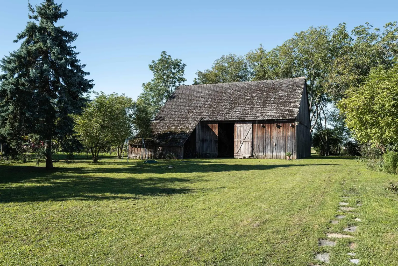 “Zauberhafter Dreikanthof mit großem Gartenparadies bei Tulln“