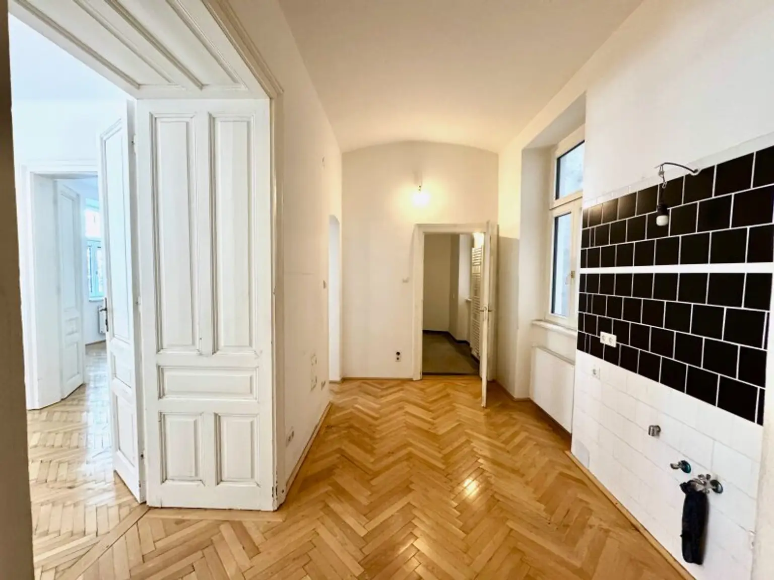 Charaktervoller Altbauflair trifft zeitgemäßen Wohnkomfort – Charmante Wohnung in begehrter Lage