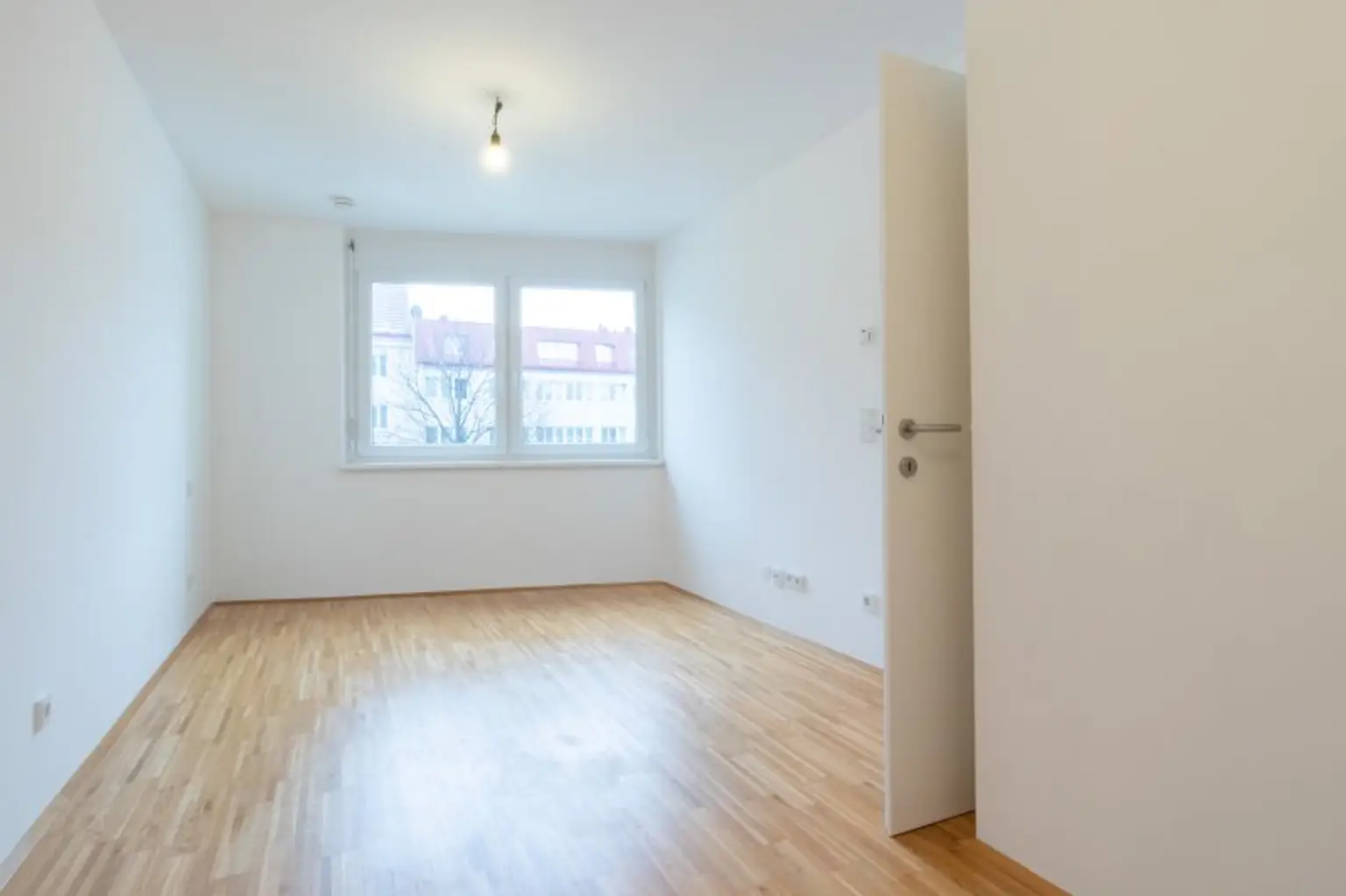HOFSEITIG! ruhige 3-Zimmer-Wohnung mit bester Ausstattung!