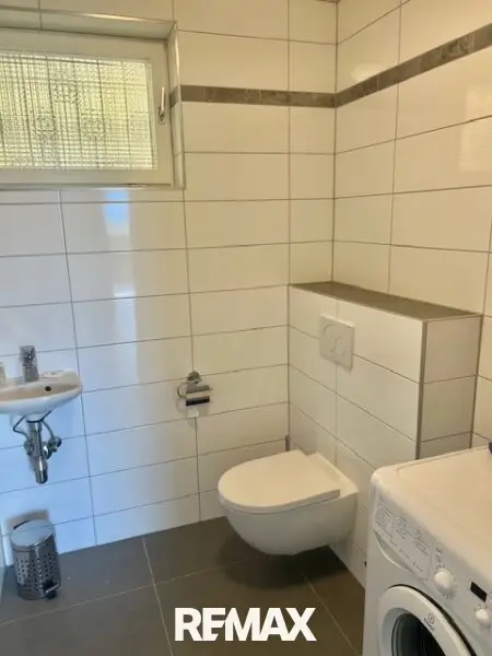 separates WC