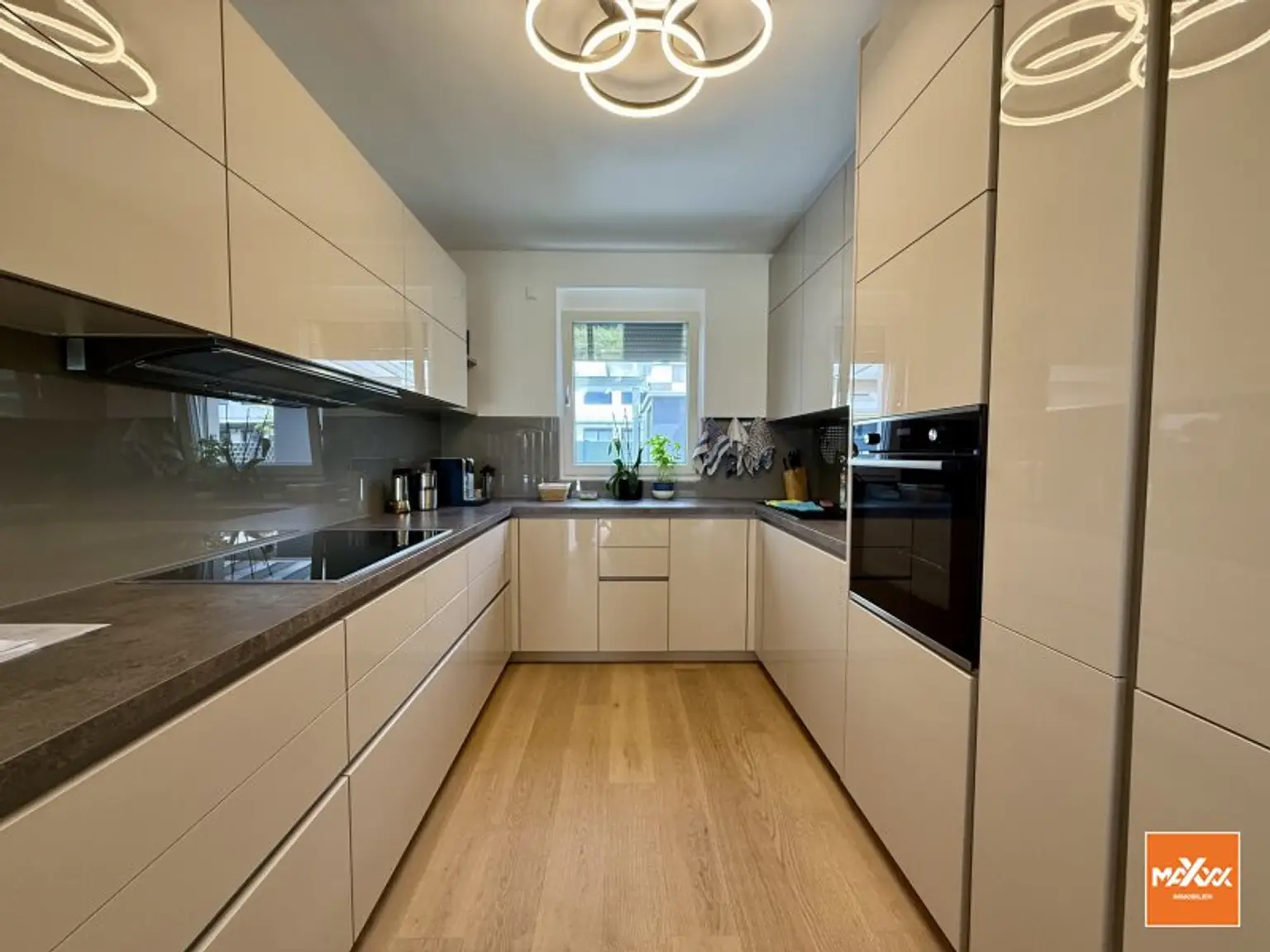 Modernes Reihenhaus in ruhiger Lage mit hochwertiger Ausstattung und Fernblick