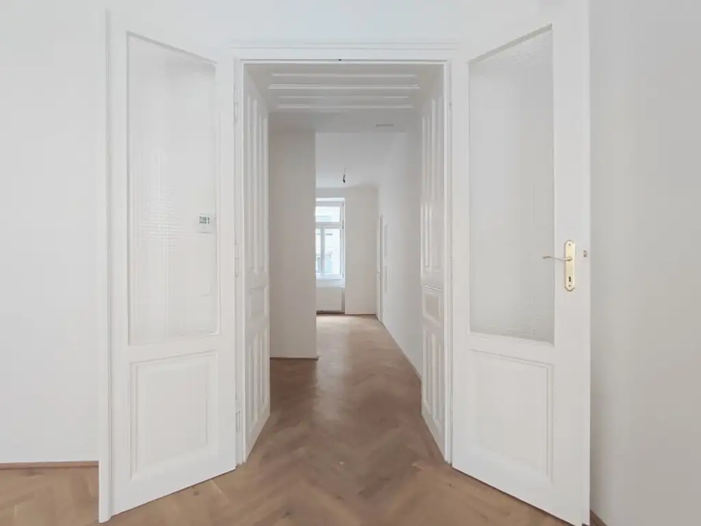 Altbaujuwel mit Erstbezug und U-Bahn Nähe! 3 Zimmer! Nähe Servitenviertel!