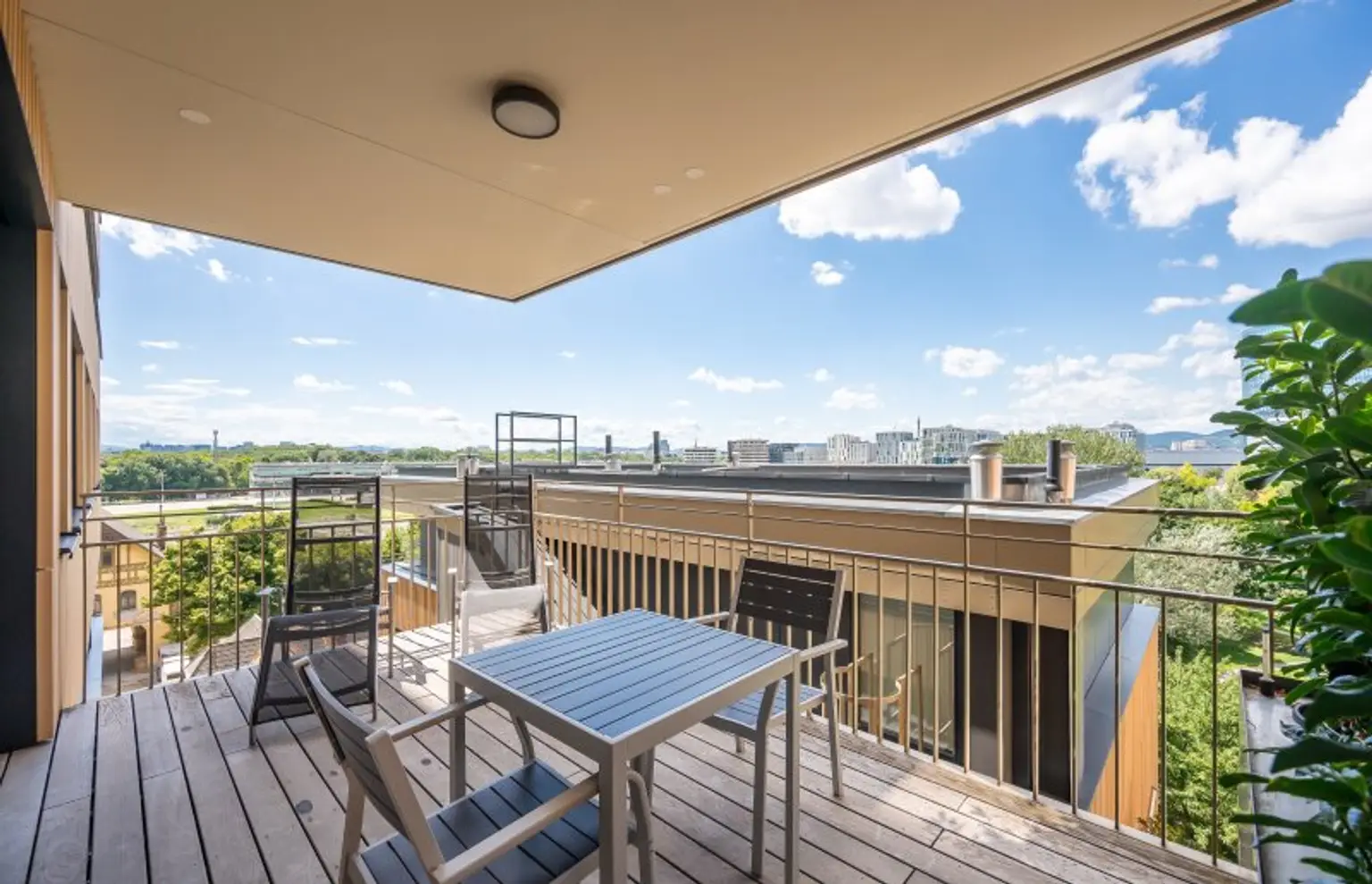 Exklusives Terrassenapartment mit Tiefgaragenplatz im Korso beim Prater !