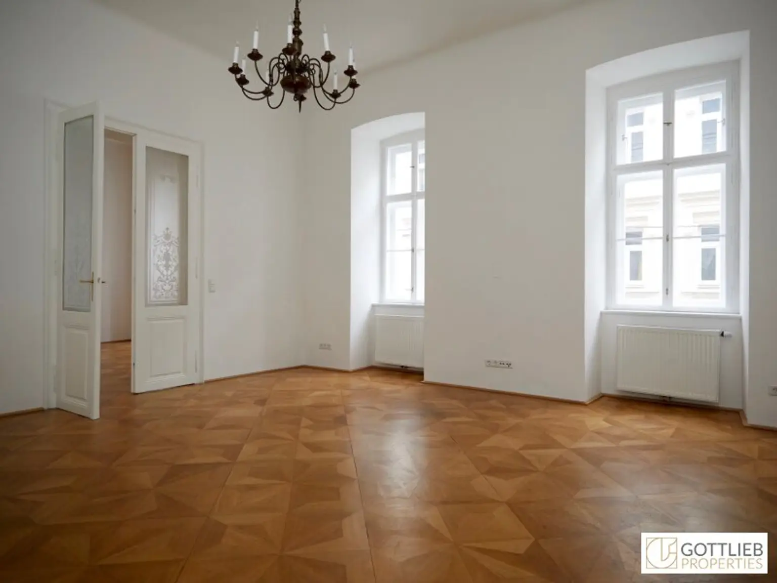 Bestlage Hamerlingplatz! 6-Zimmer-Stilaltbau-Apartment mit herrlicher West-Loggia und optionalem Tiefgaragenplatz in Grünruhelage