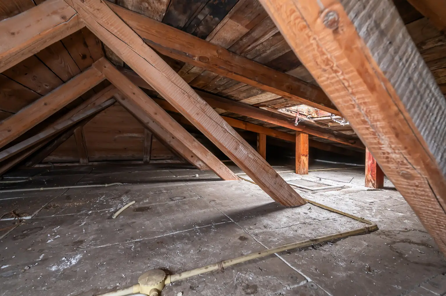 Make it yours: Eckgrundstück in ruhiger Lage – Sanierung oder Abriss für Ihr perfektes neues Zuhause