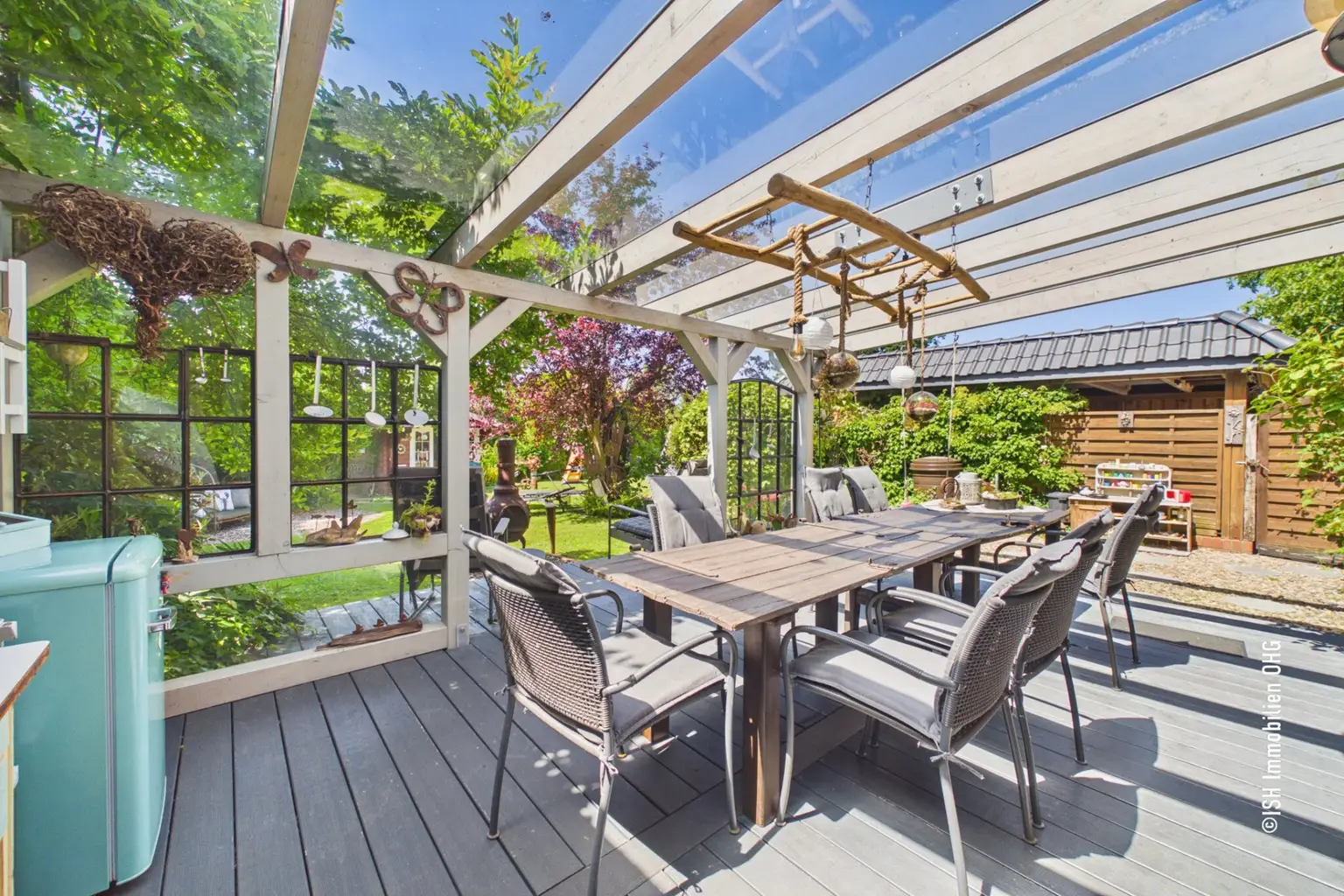 überdachte Terrasse