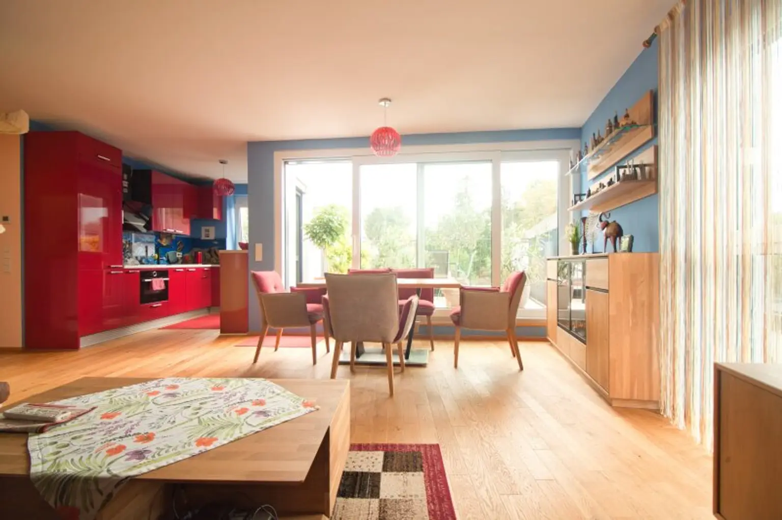 Exklusive 4-Zimmer Dachgeschosswohnung | private 39 m² Dachterrasse & Terrasse auf Wohnebene | Klimaanlage