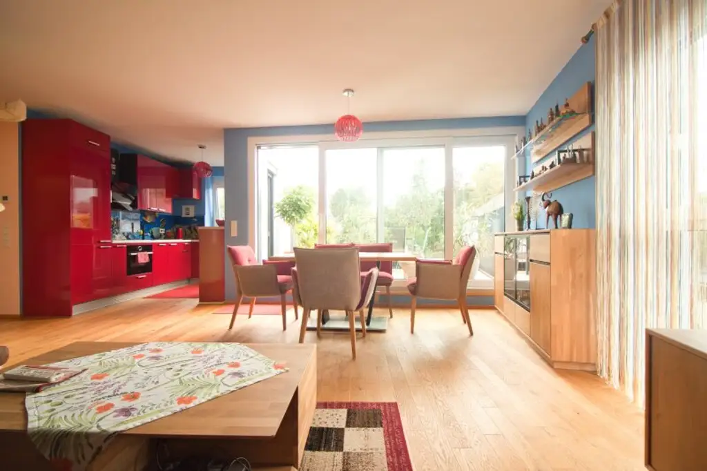 Exklusive 4-Zimmer Dachgeschosswohnung | private 39 m² Dachterrasse & Terrasse auf Wohnebene | Klimaanlage