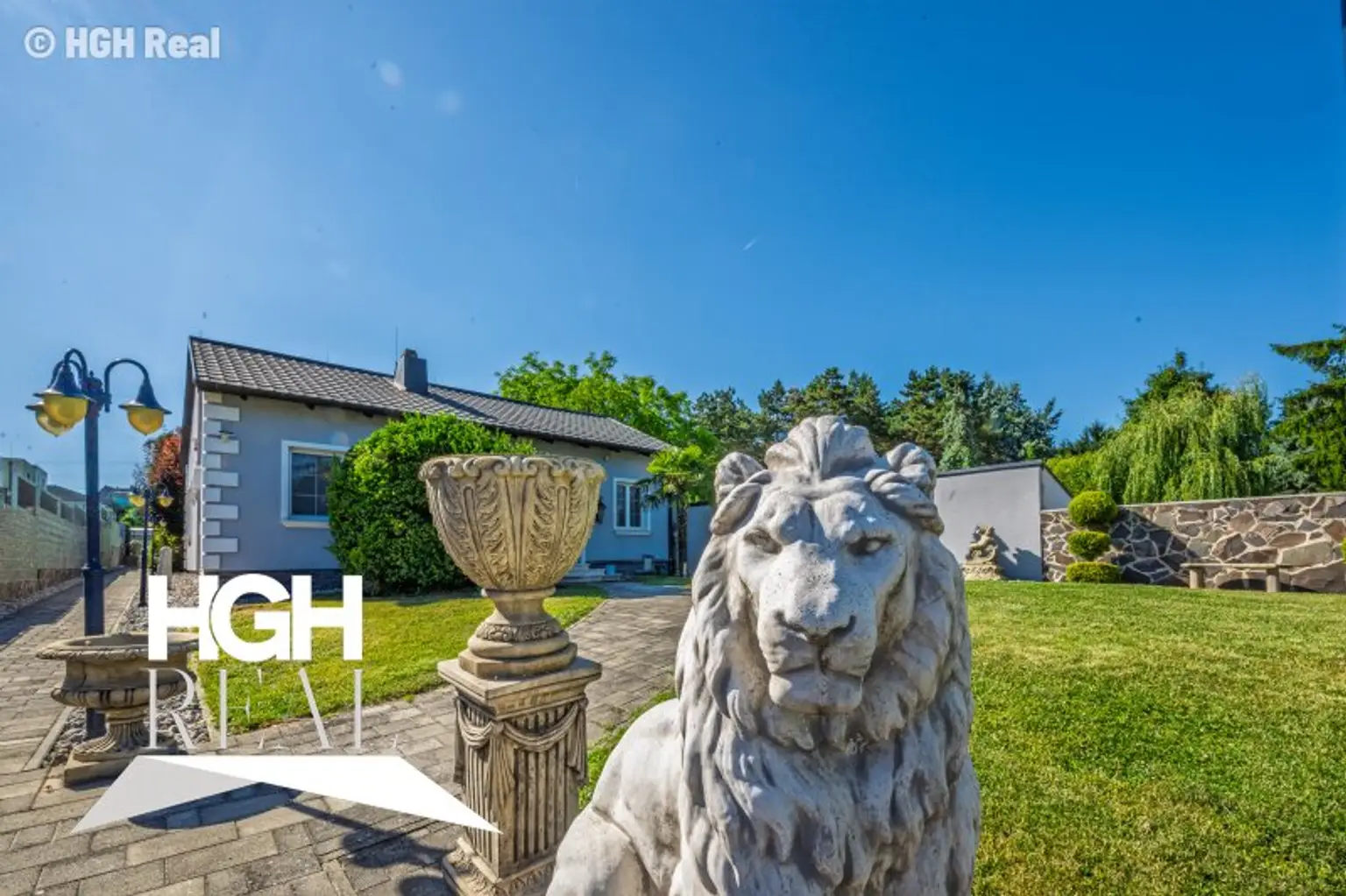 2405 Bad Deutsch-Altenburg Stilvoll wohnen - modernisiertes Einfamilienhaus im Bungalow-Stil inkl. Fitness- und Wellnessbereich