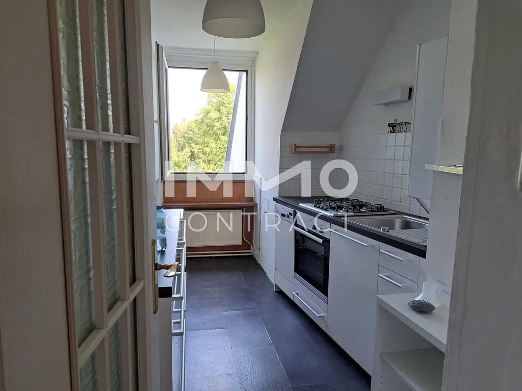 VERSCHÖNERUNG NOTWENDIG ! TOPLAGE MAUER: 2 Zimmer, Küche im DG ! SUPER ANLAGE !