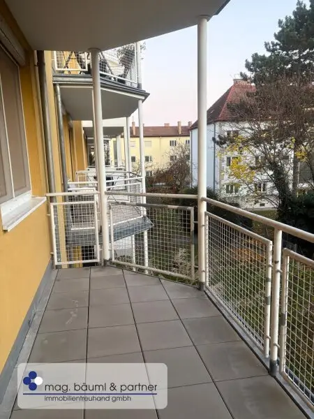 Frisch renovierte 2 Zimmerwohnung mit  Balkon