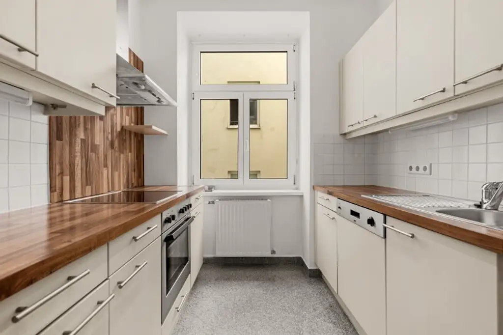 Ruhige, moderne 2-Zimmer Altbauwohnung in Zentrumsnähe! +++ RE/MAX Trend +++
