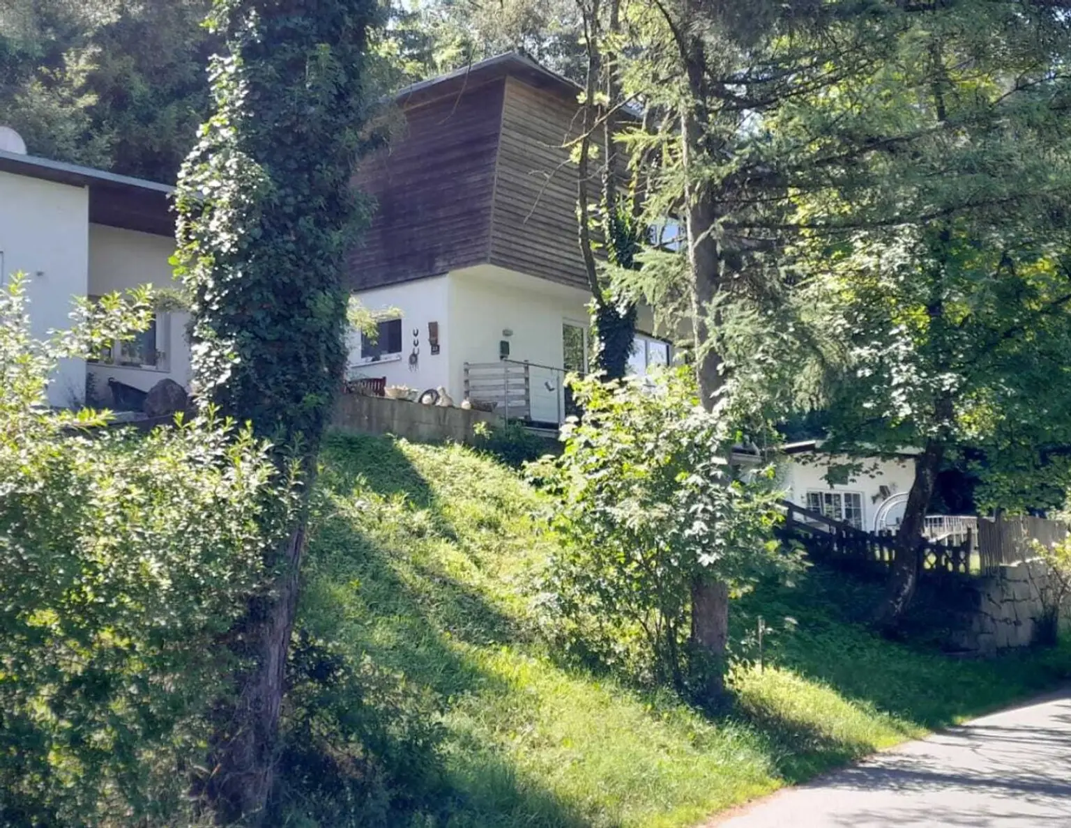 Naturnahes Wohnidyll in Alleinlage - charmantes Einfamilienhaus mit großem Grundstück direkt an der Trattnach!