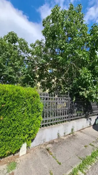 Sehr ruhige Siedlungslage - Gartenwohnung mit Garage in sehr gepflegten Haus