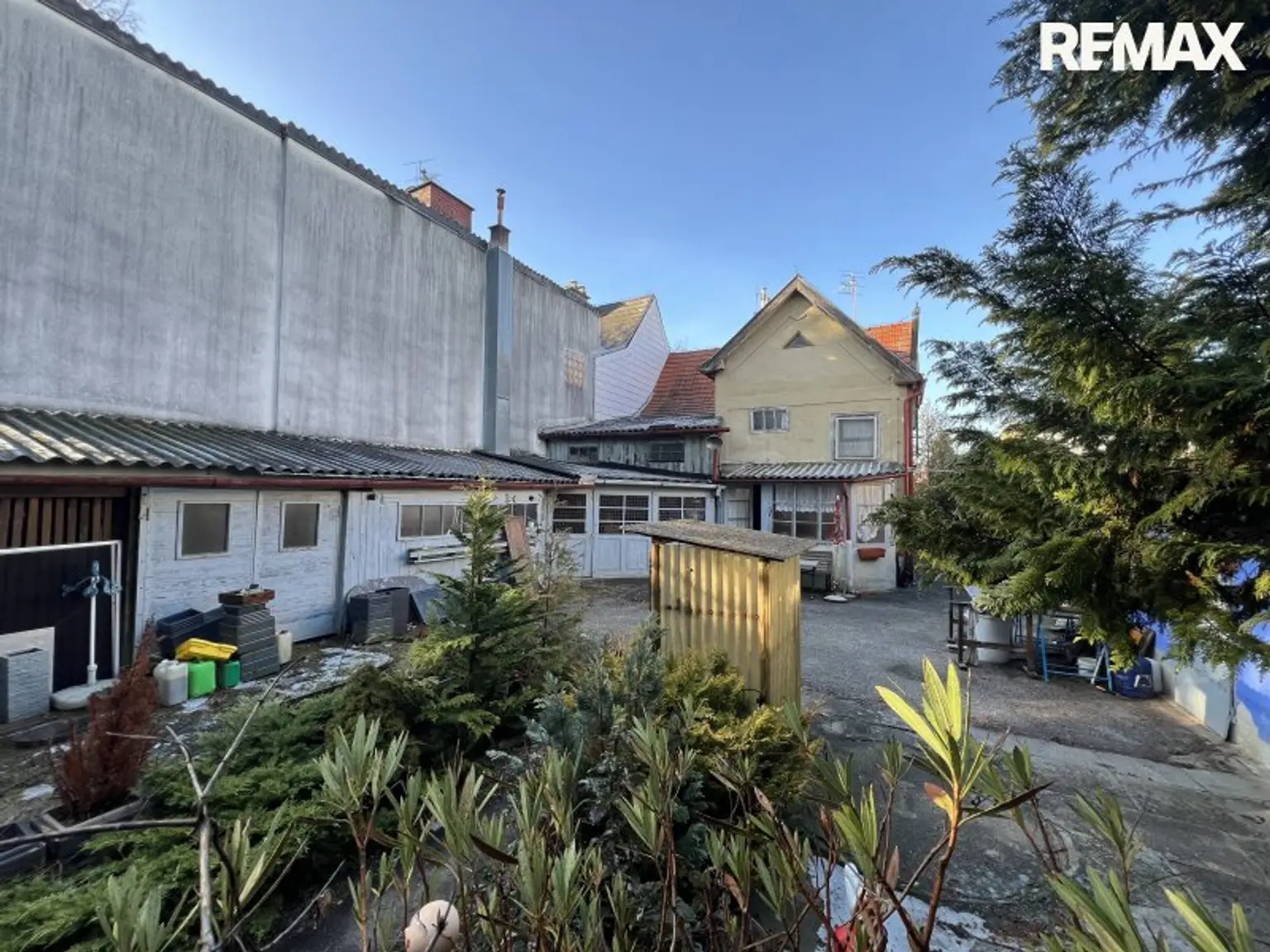 Traumhaftes Baugrundstück mit Altbestand in Wiener Neustadt!