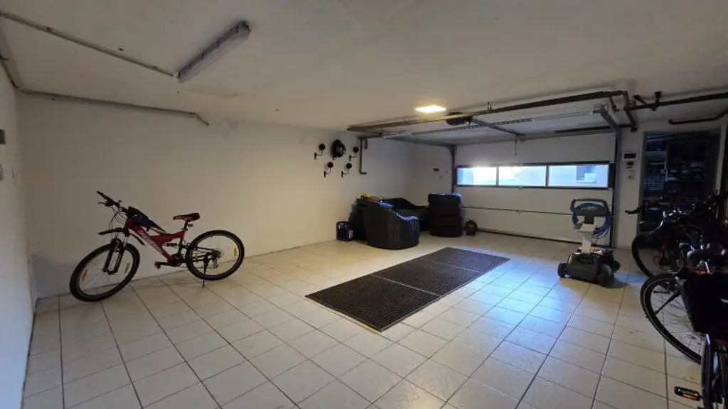 Geräumiges Einfamilienhaus in Silberwald mit Pool, Photovoltaikanlage und KFZ Garage – Ihr neues Zuhause wartet!