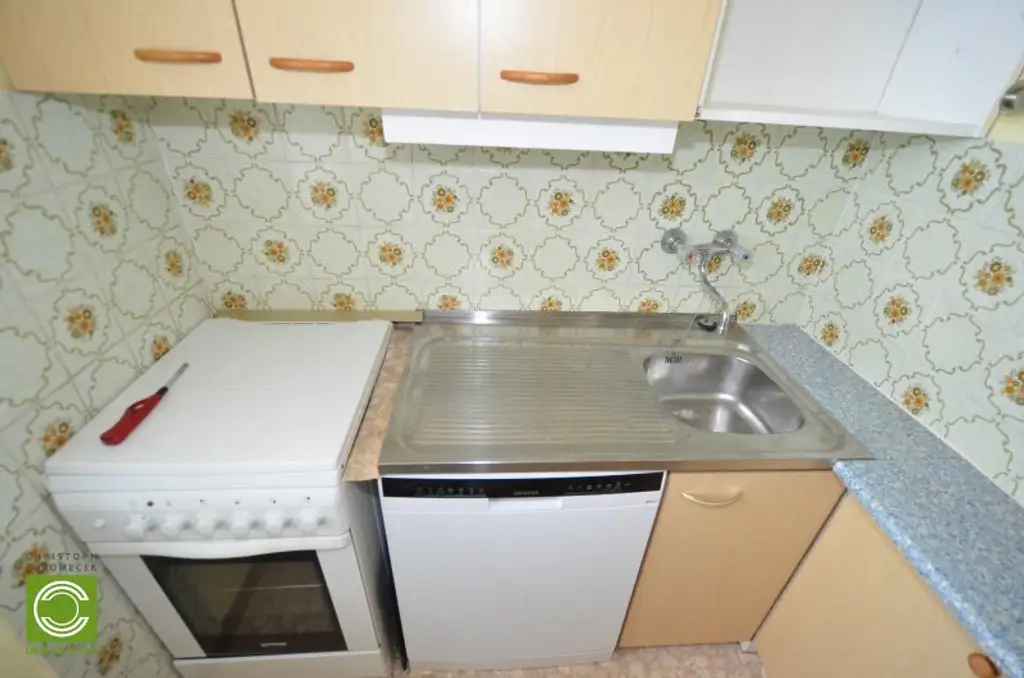 CHRISTOPH CHROMECEK IMMOBILIEN - MÖDLING - Helle, zentrumsnahe und möblierte 2,5 Zimmer zur Miete!