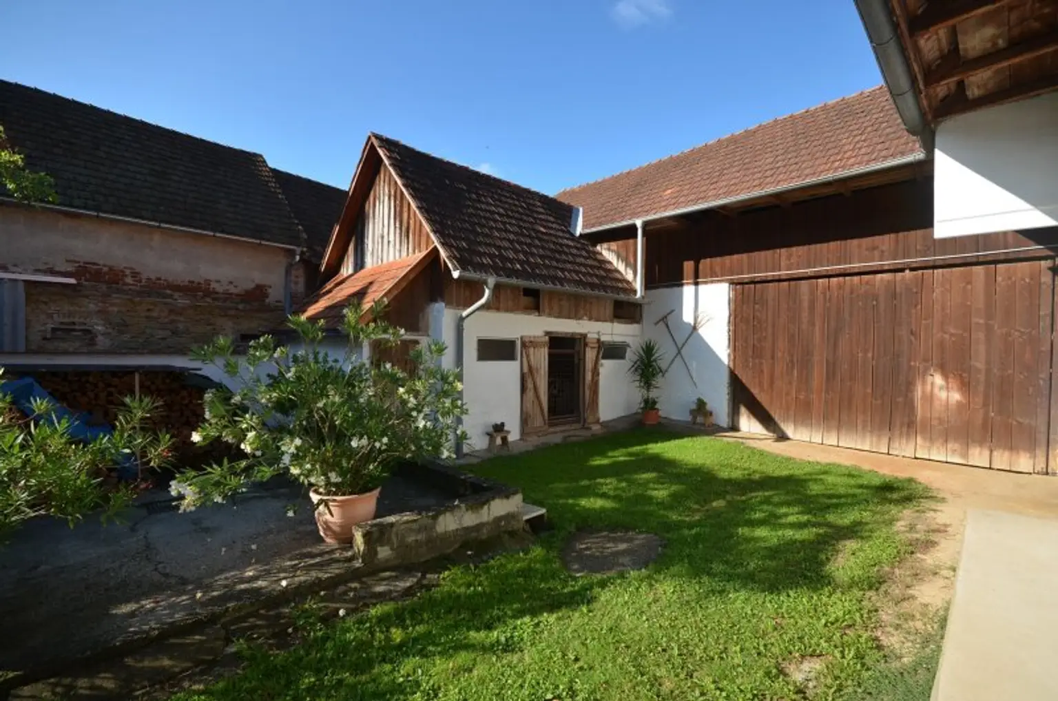 EINFAMILIENHAUS - ehemaliges BAUERNHAUS im Ortsverbund