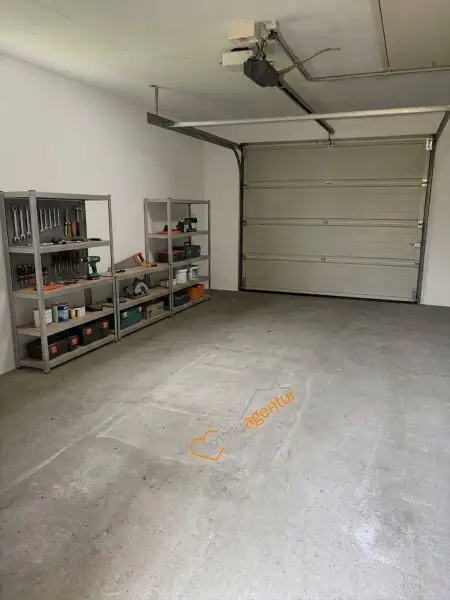 Großzügiges, vollunterkellertes Reihenmittelhaus mit Garten, Garage & ca. 245 m² Gesamtnutzfläche in Ansfelden