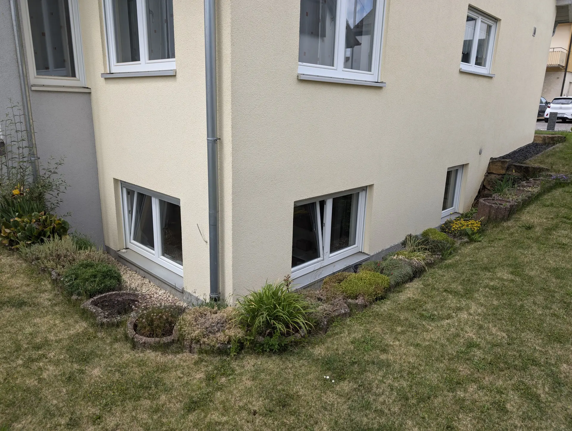 Aussenansicht Souterrain Wohnung