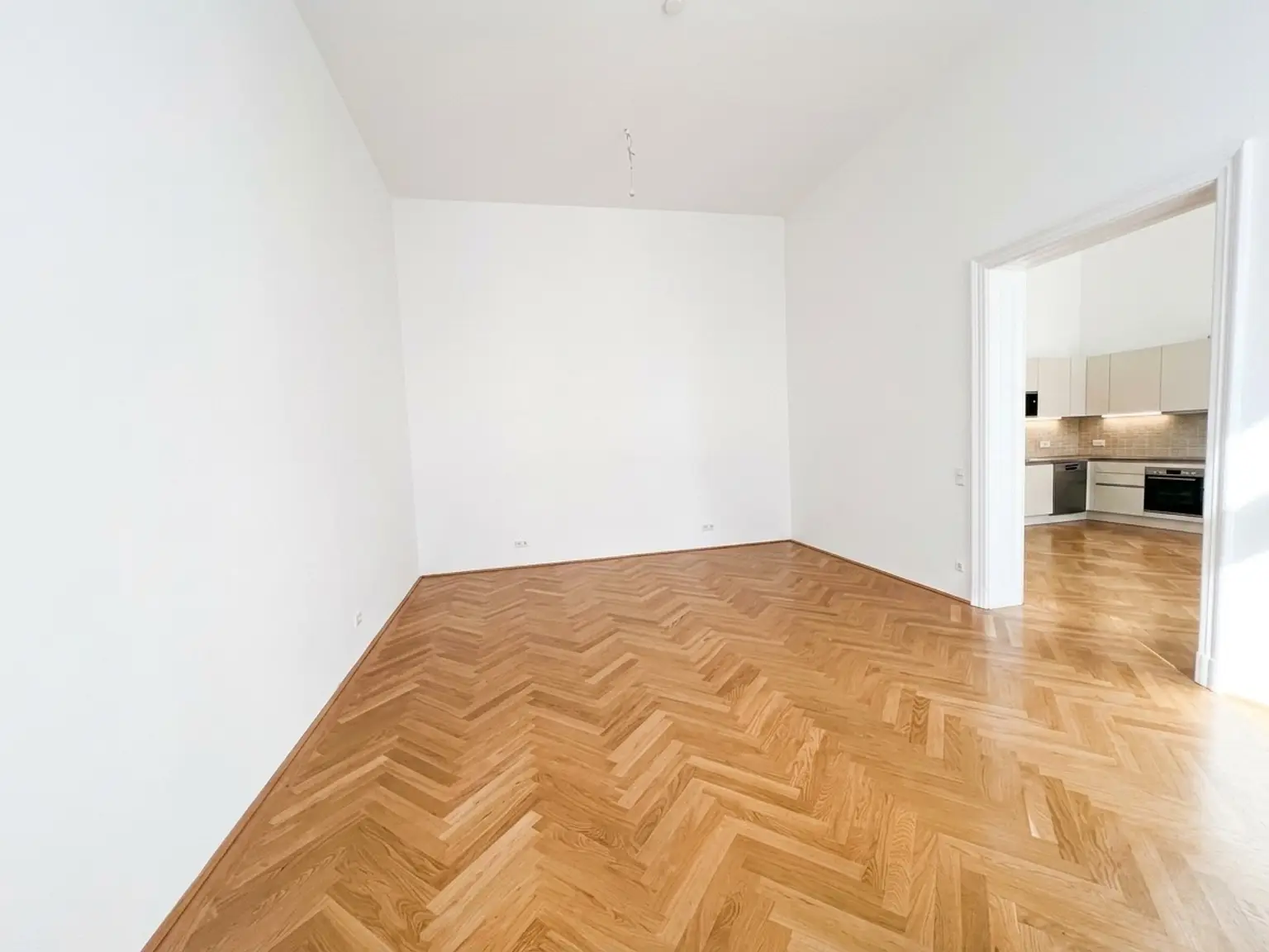 UNBEFRISTET: Charmante 2-Zimmer-Altbauwohnung im Herzen Wiens / Charming apartment in an old-style building in the heart of Vienna