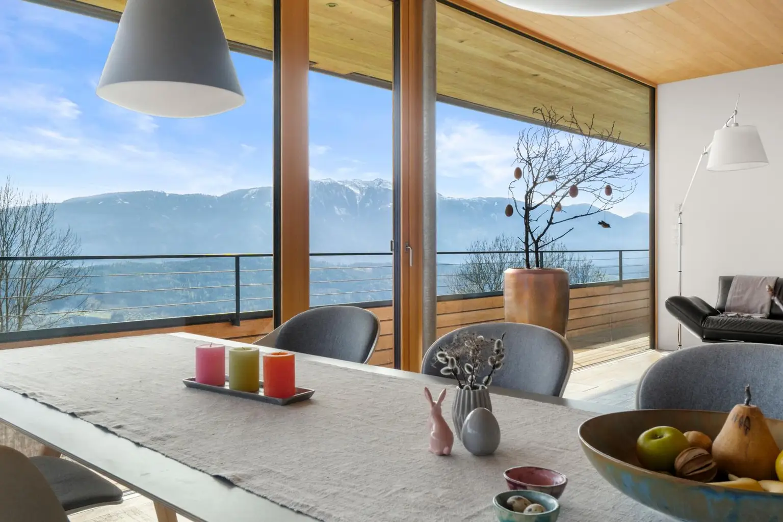 Essen mit Bergblick