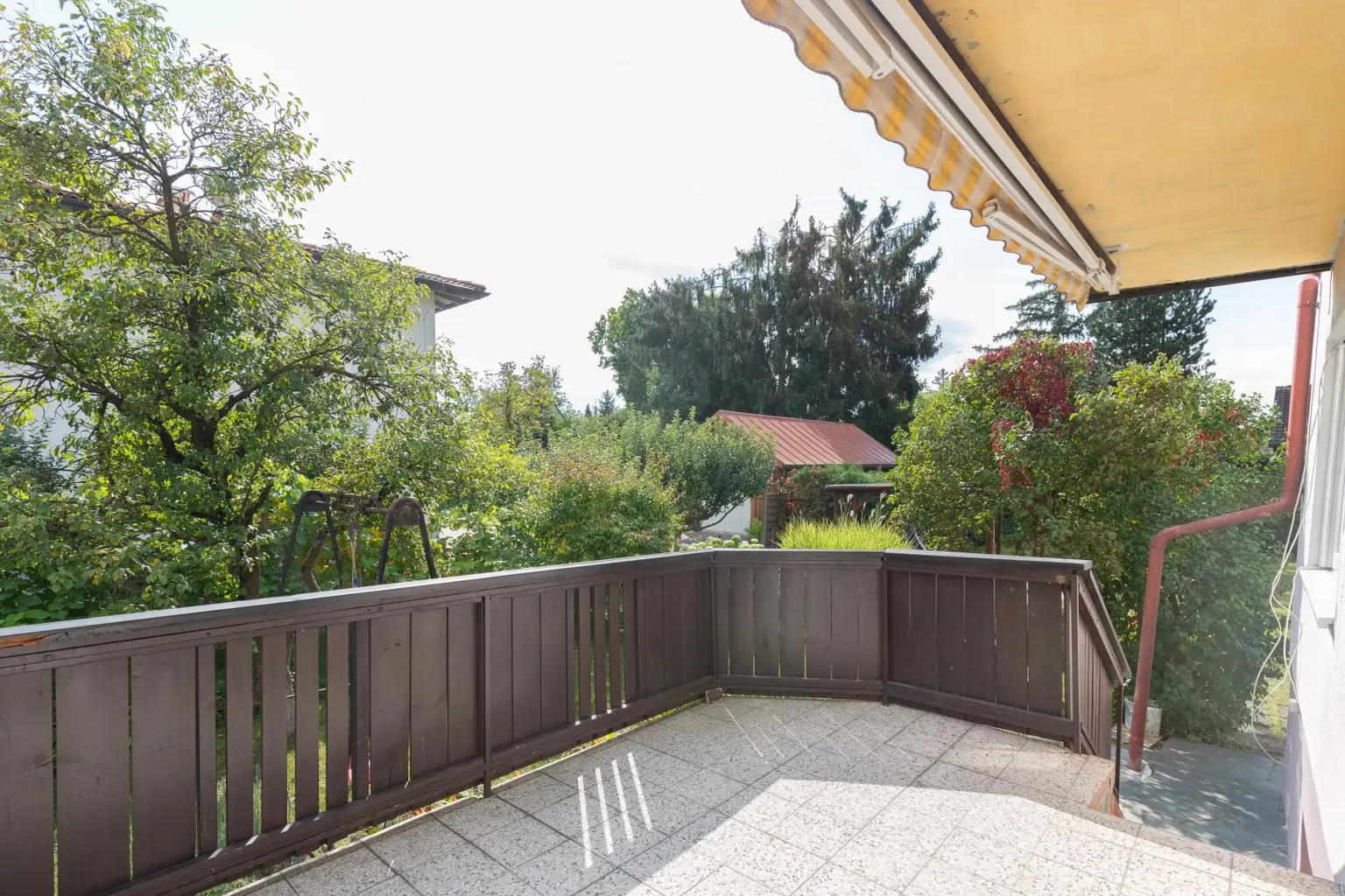 Terrasse Frühjahrsaufnahme