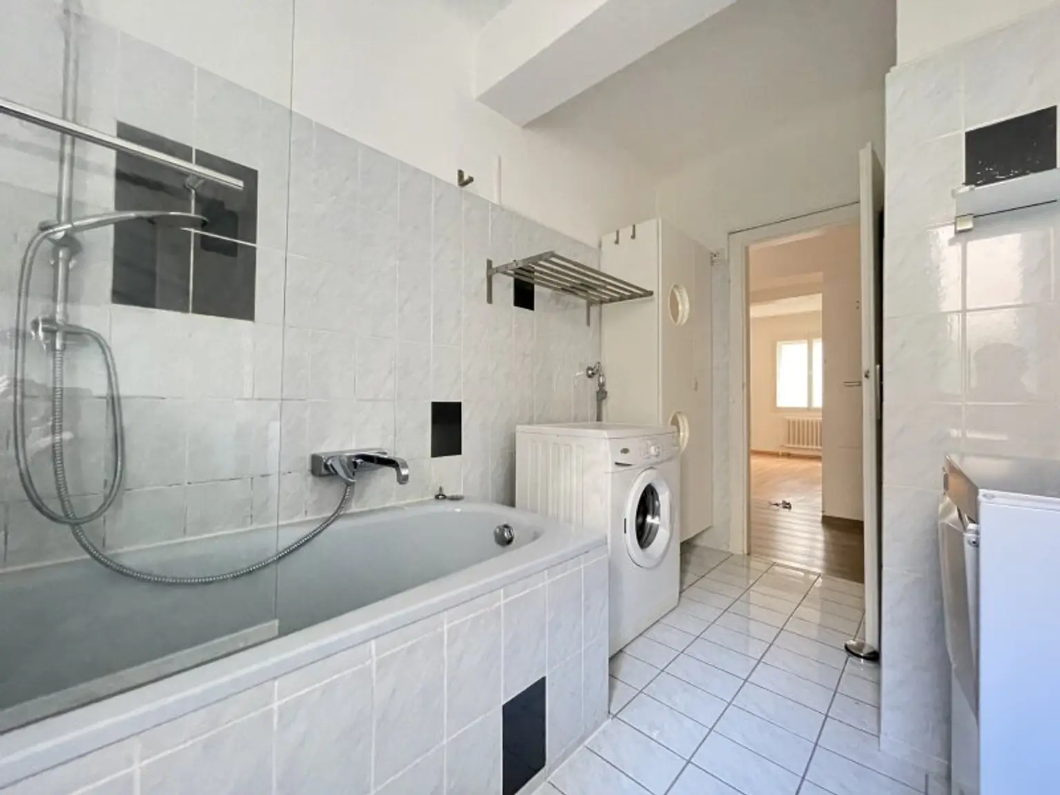 Charmante 4-Zimmer-Wohnung mit vielseitigem Grundriss – ruhig, zentral und mit Gestaltungspotential - PROVISIONSFREI