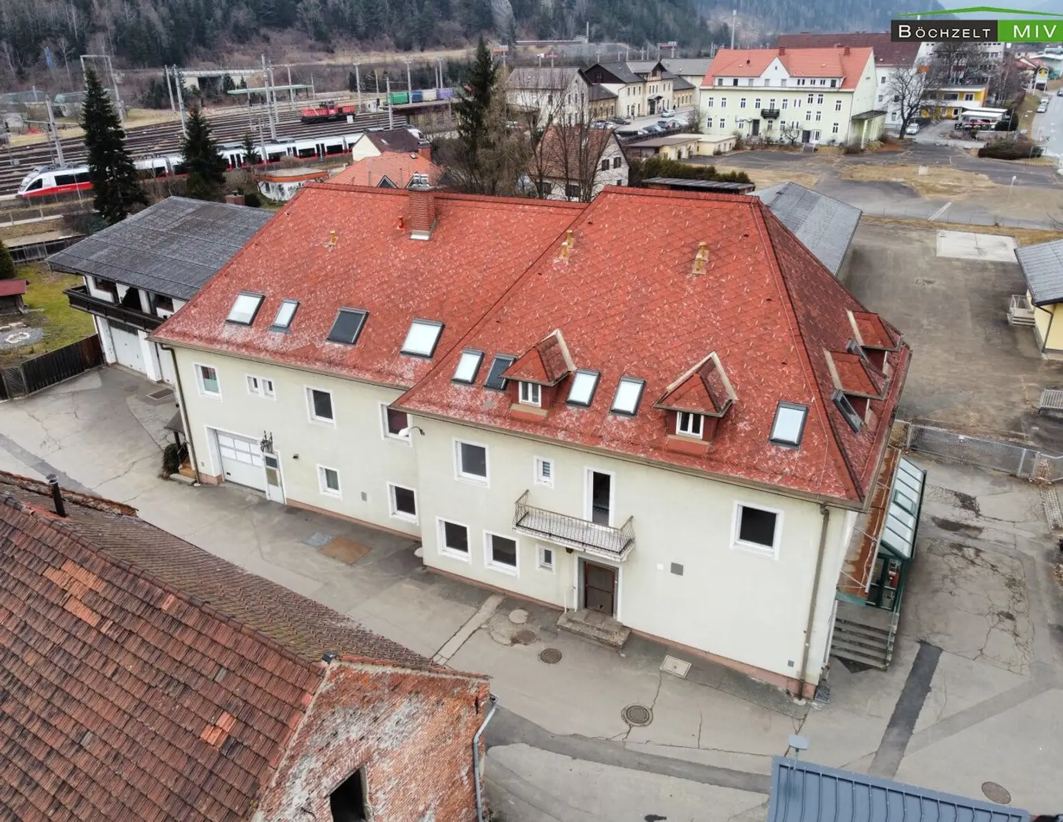 Zinshaus mit Wohnungen und Geschäftsflächen in St. Michael i. d. Obersteiermark