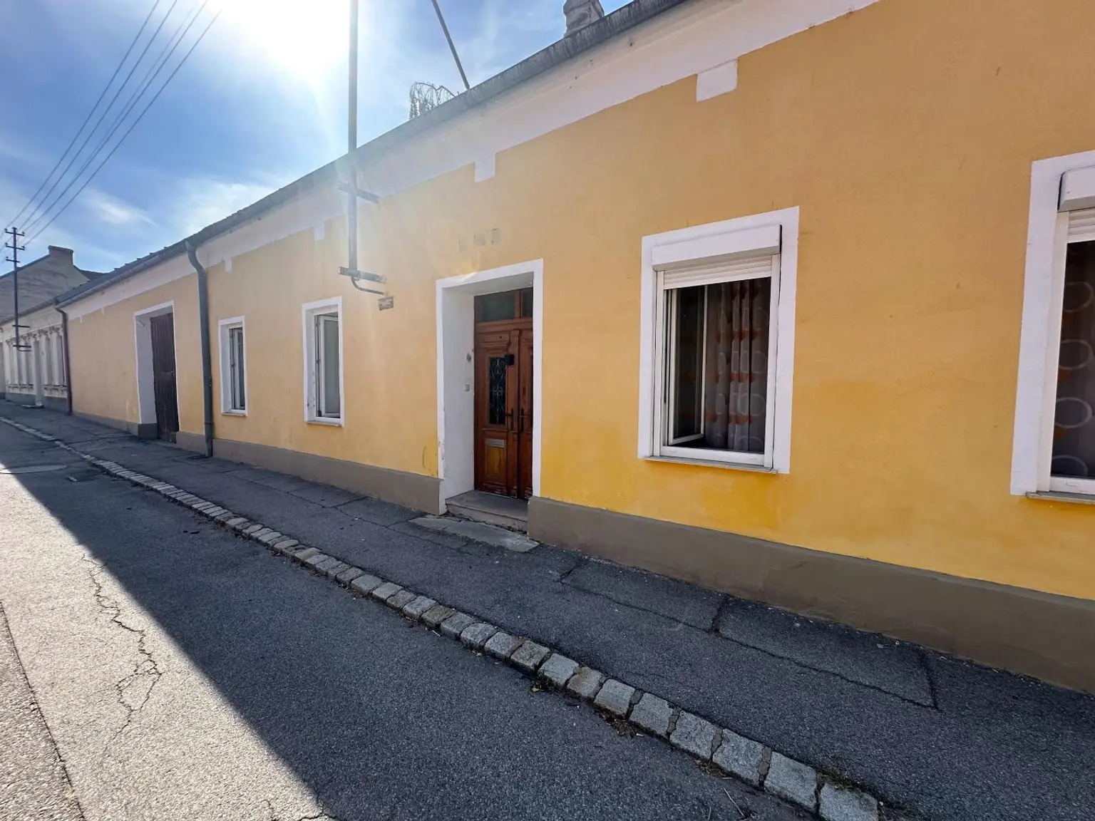 Sanierungsbedürftiger Bauernhof mit großem Grundstück, Stallungen und Stadl – ländlicher Charme mit viel Potential!