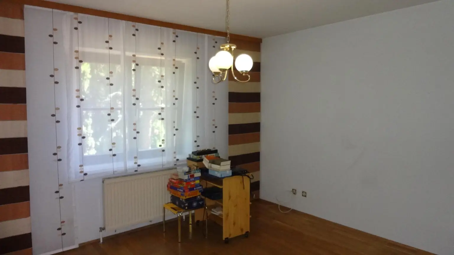 Charmantes Einfamilienhaus auf großem Grund in ruhiger Lage !