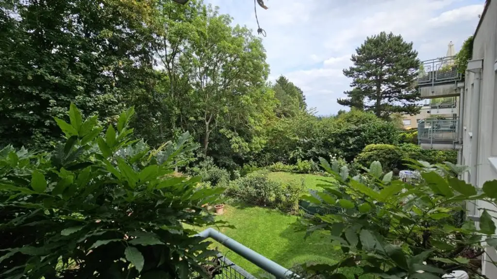Bestaufgeteilte 99m2 Familienwohnung mit Wintergarten & Balkon ins Grüne! Toplage in Döbling!