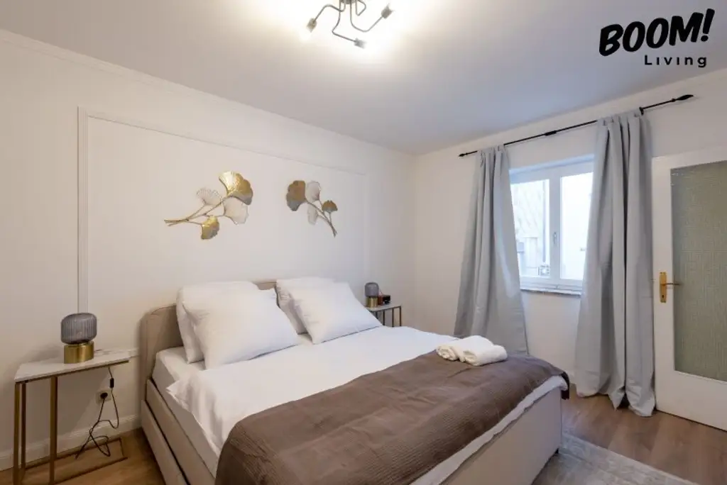 Historischer Charme trifft modernes Wohnen // Saniertes Zinshaus mit historischem Flair // Ausbaupotenzial im Dachgeschoss und Genehmigung für Kurzzeitvermietung, 1180 Wien.