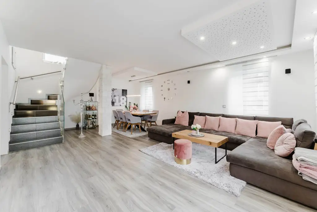 Modernes Einfamilienhaus in Regau!!