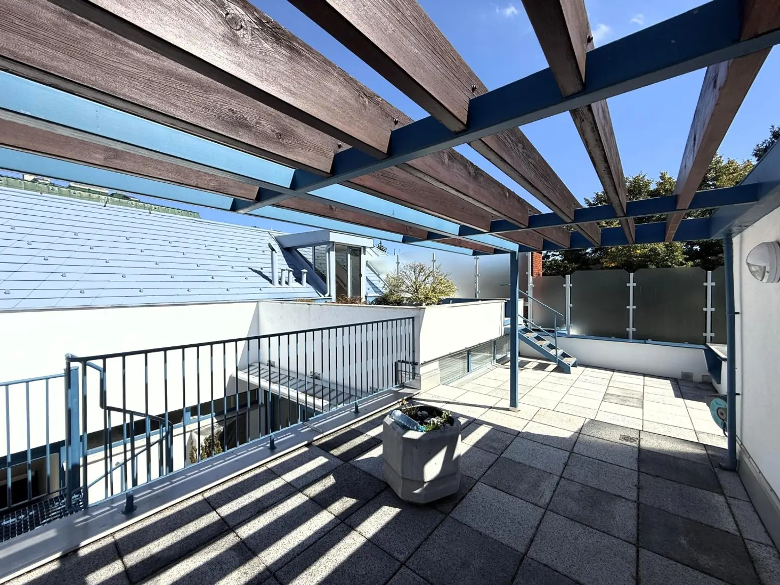 Ansprechendes Atelier, Loft, Dachterrasse inkl. PP im Neunzehnten // Attractive Studio, loft, roof terrace incl. parking in the nineteenth //